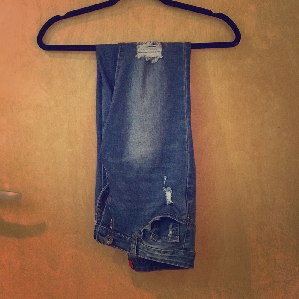 Lightly destroyed Gogo jeans size 9
